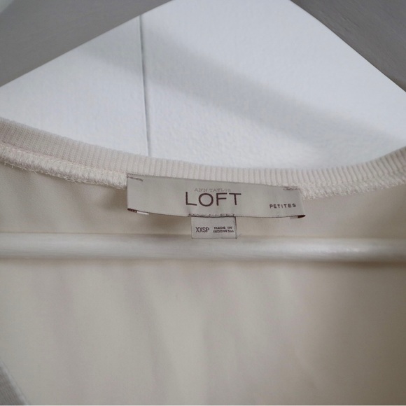 LOFT cream sleeveless blouse - Picture 3 of 4